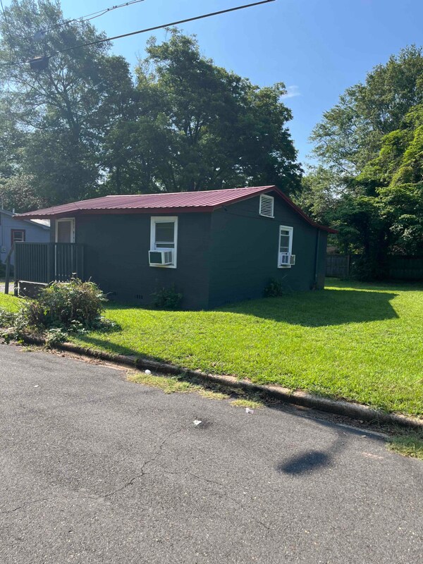 911 9th St, Northport, AL 35476 House Rental in Northport, AL