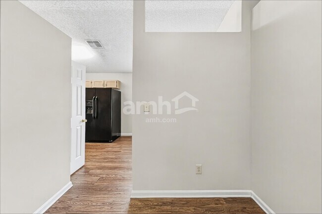 Foto del edificio - 1819 Harbor Island Dr