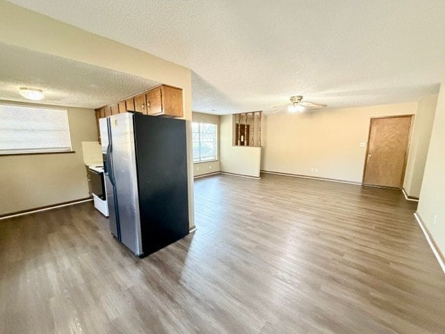 Building Photo - 2201 Pin Oak Dr