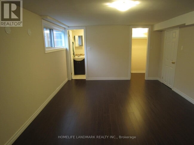 Building Photo - 42 Stanwell Dr