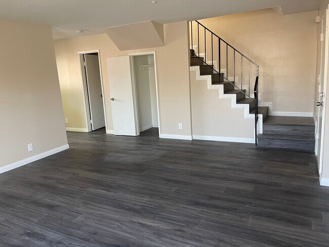 Building Photo - 15765 Cadwell St
