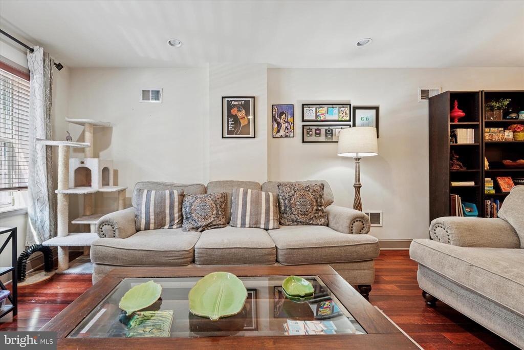 Foto principal - 2423 S Bancroft St