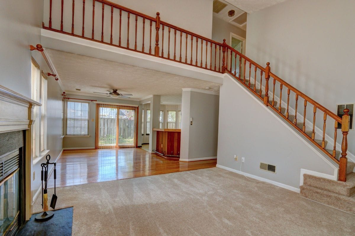 Foto del edificio - 13920 Lord Fairfax Pl