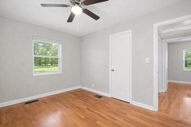 Private Room Continued - 5654 Baywood Ter House