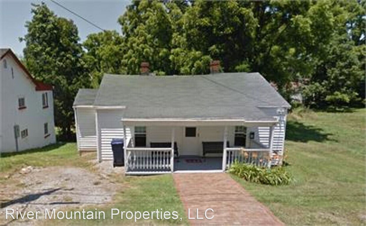 Primary Photo - 2 br, 1 bath House - 305 Jackson Street