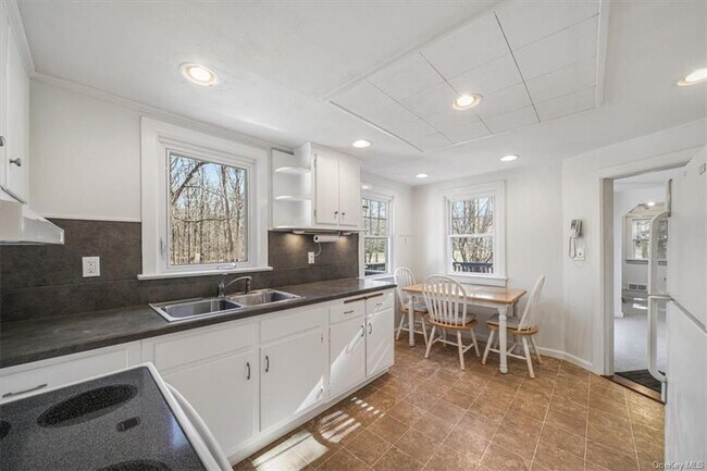 Building Photo - 1188 NY-376