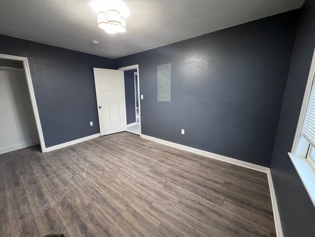 Building Photo - 1519 W 46th St