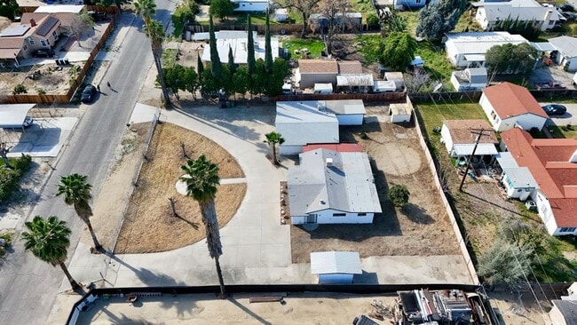 Building Photo - 25595 5th St