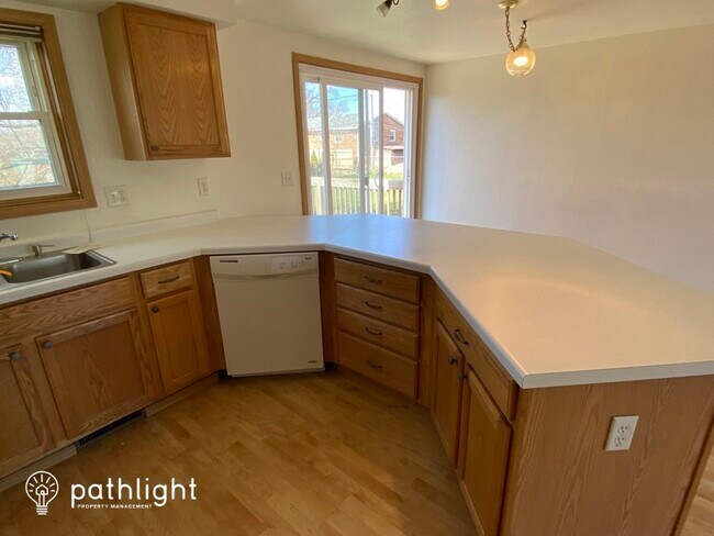 Building Photo - 2405 Driftwood Dr., Holiday Hills, IL, 60051