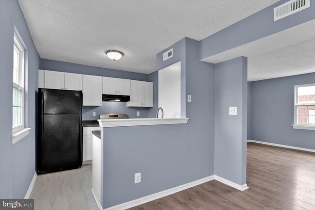 Building Photo - 100 Park Blvd