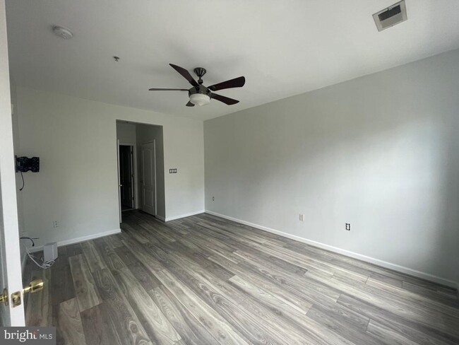 Building Photo - 9713 Handerson Pl