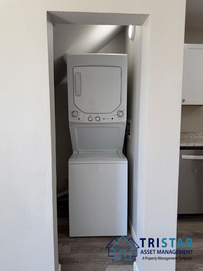 Building Photo - Upgraded 1BD/1BA Apartment in Lakeside, CA - 1/2 Off Move-In Special!