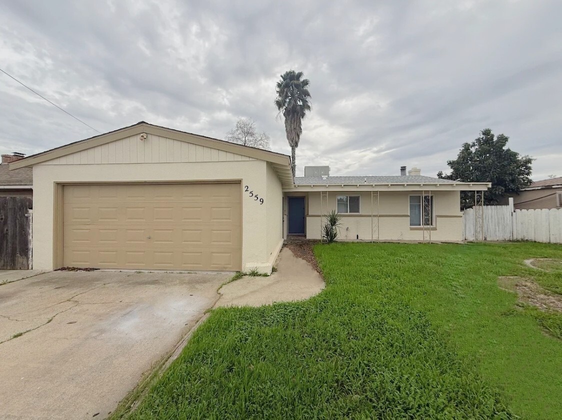Photo - 2559 Ballantyne Dr (Merced, CA)