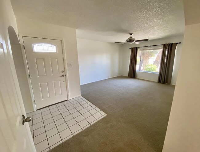 Building Photo - 984 N 85th Pl