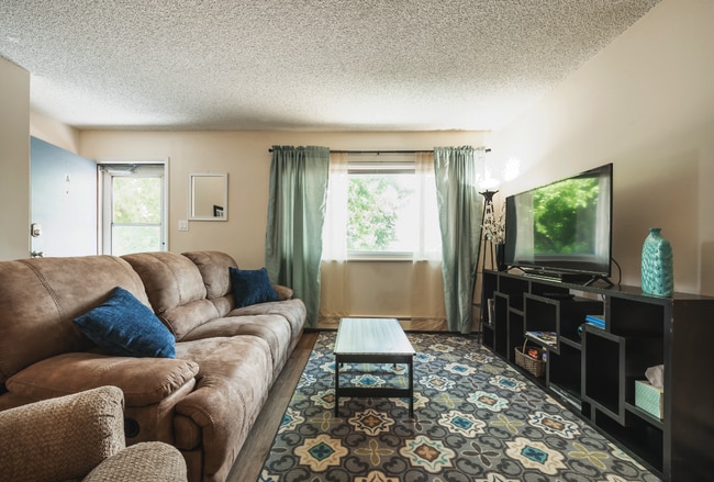 Photo - 1050 Westmoreland Rd Townhome