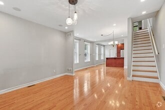 Building Photo - 232 E 10th Ave