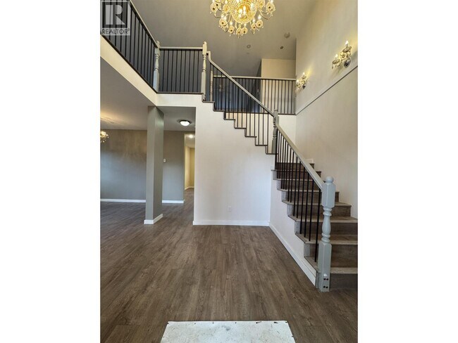 Photo du bâtiment - 11442-11240 240 St