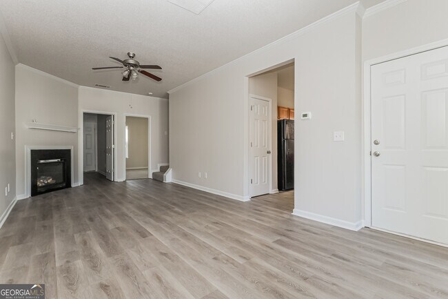 Foto del edificio - 7773 Newbury Dr