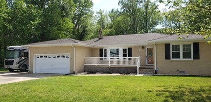 Building Photo - 1849 Oyster Bay Ln