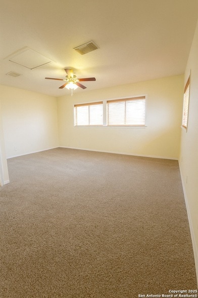 Foto del edificio - 8811 Breezefield