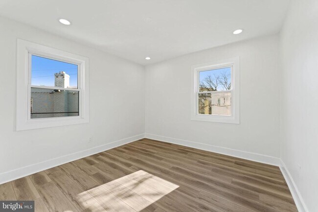 Building Photo - 649 Notabene Dr