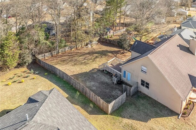 Foto del edificio - 2109 Rocky Brook Rd