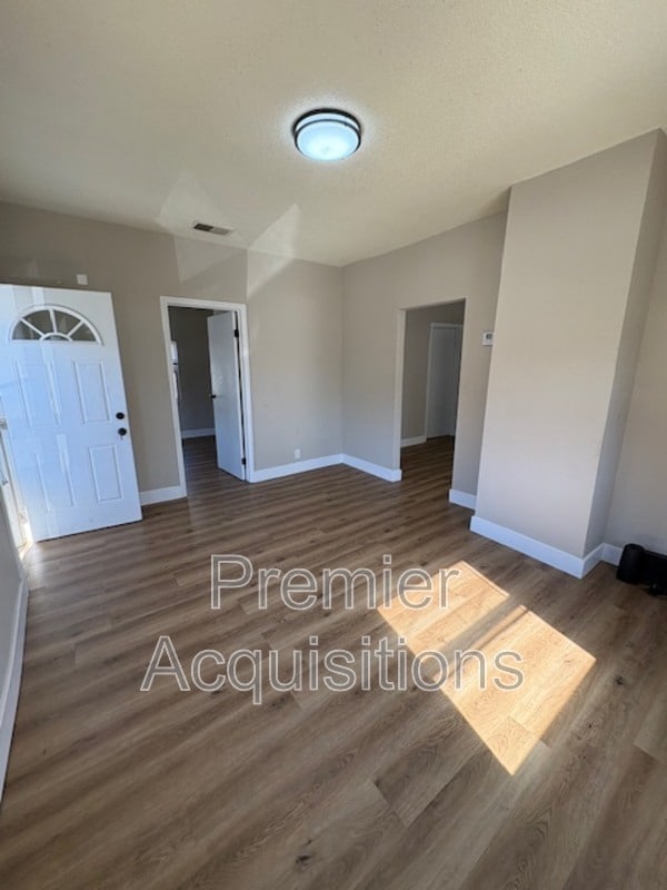 Building Photo - 2920 Hillcrest Ave