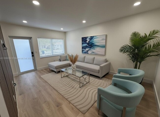 Foto del edificio - 2772 SW 25th St