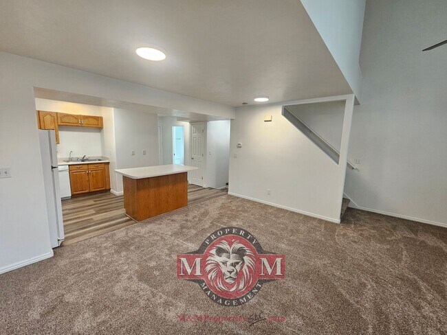 Foto del edificio - Spacious 3 Bd 2.5 Bath Townhouse in Bountiful