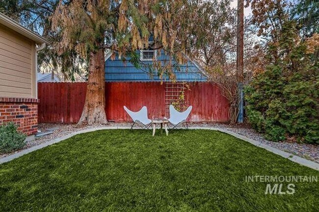 Foto del edificio - Cozy 3 Bed 2 Bath Cottage on Depot Bench i...