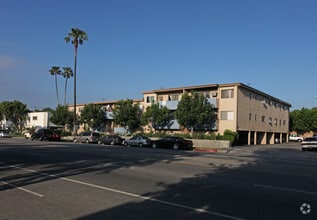 Building Photo - 7025 Woodman Ave