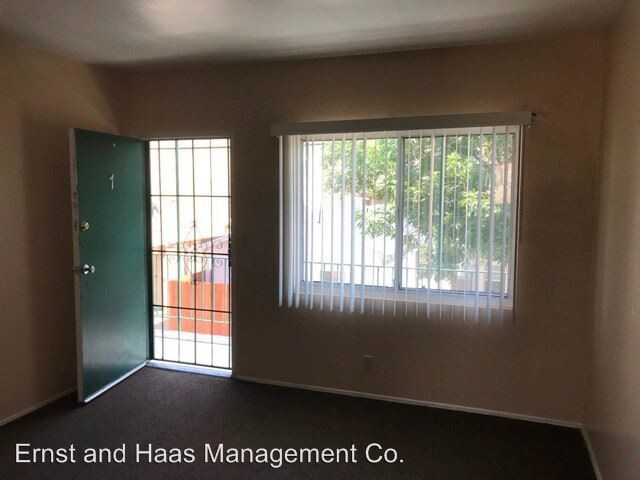 Foto del edificio - 815 E 9th St