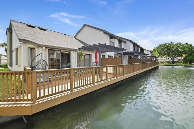 Photo - 1012 Landings Blvd Townhome