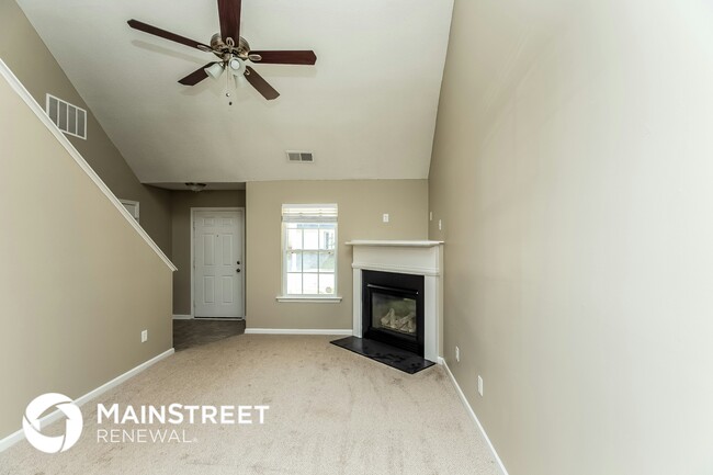Building Photo - 353 Coral Cir
