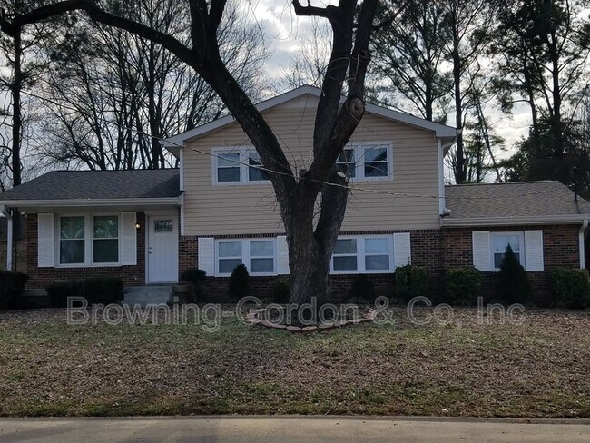 Foto del edificio - 4739 Trenton Dr