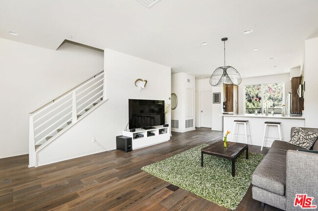 Foto del edificio - 3901 N Eagle Rock Blvd