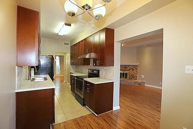 Foto del edificio - 6504 Newcastle St