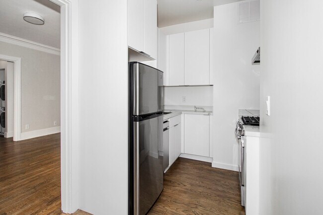 Building Photo - 969 Bush St