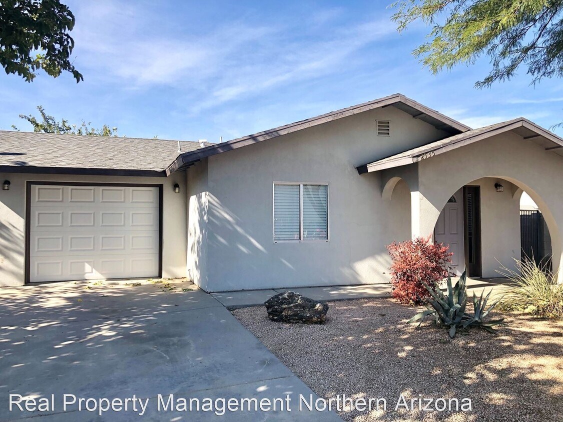3 br, 2 bath House 2535 Kingman Ave. House Rental in Kingman, AZ