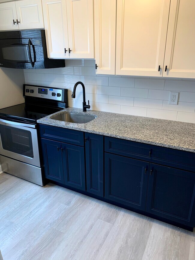 Kitchen - 5514 The Alameda