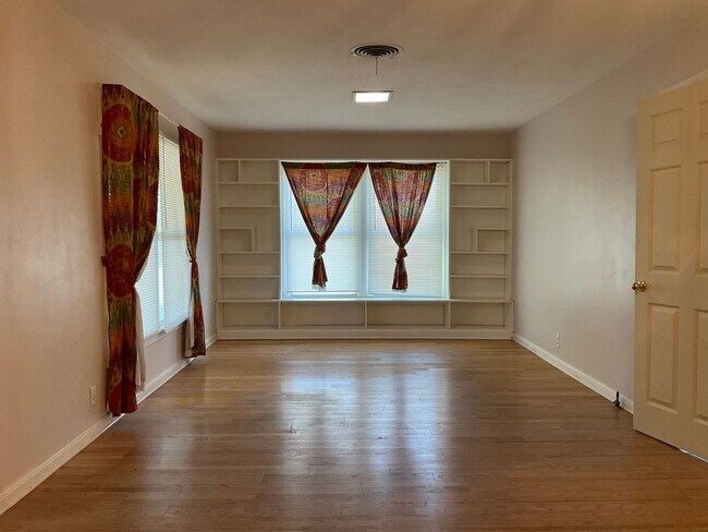 Foto del edificio - AMAZING 3 Bedroom 2 Bath Home COMING SOON ...