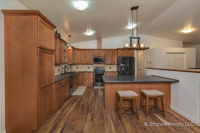 Foto del edificio - 4 BD Single Family Home in North Pole