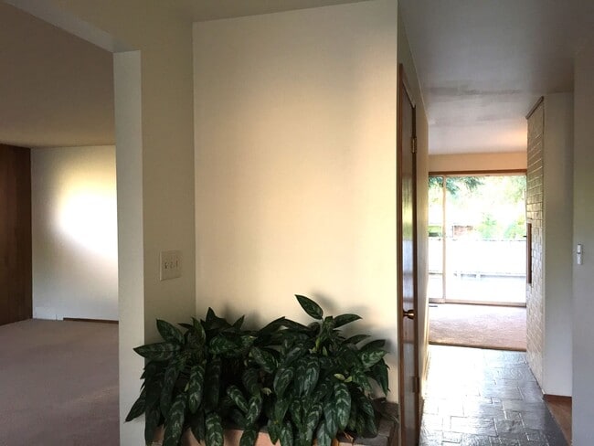 Building Photo - Wonderful Ravenna Home