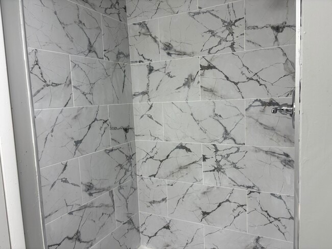 Foto del edificio - 6317 Park Heights Ave