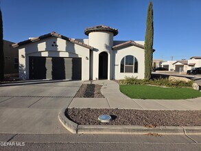 Building Photo - 13197 Hazy