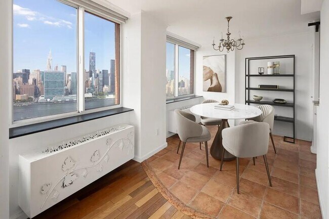 Foto del edificio - 3 bedroom in Long Island City NY 11109