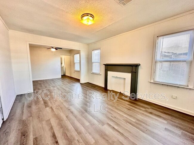 Photo - 2323 Towers Ct House