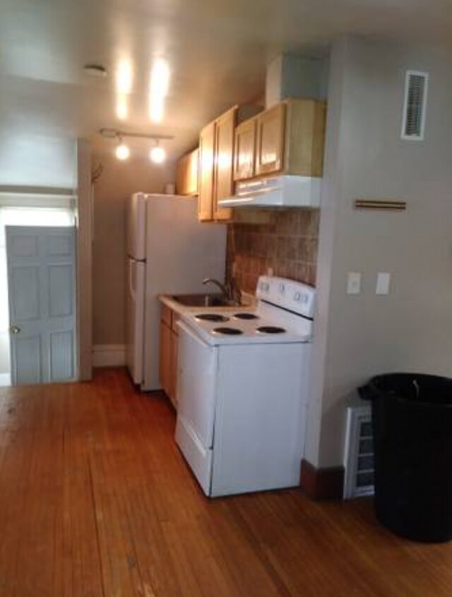 Foto del edificio - 1386 Edmund Ave