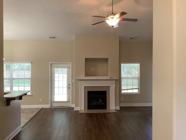 Building Photo - 7194 Caley Ln
