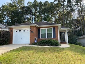 Building Photo - 2681 Fairmount Ln